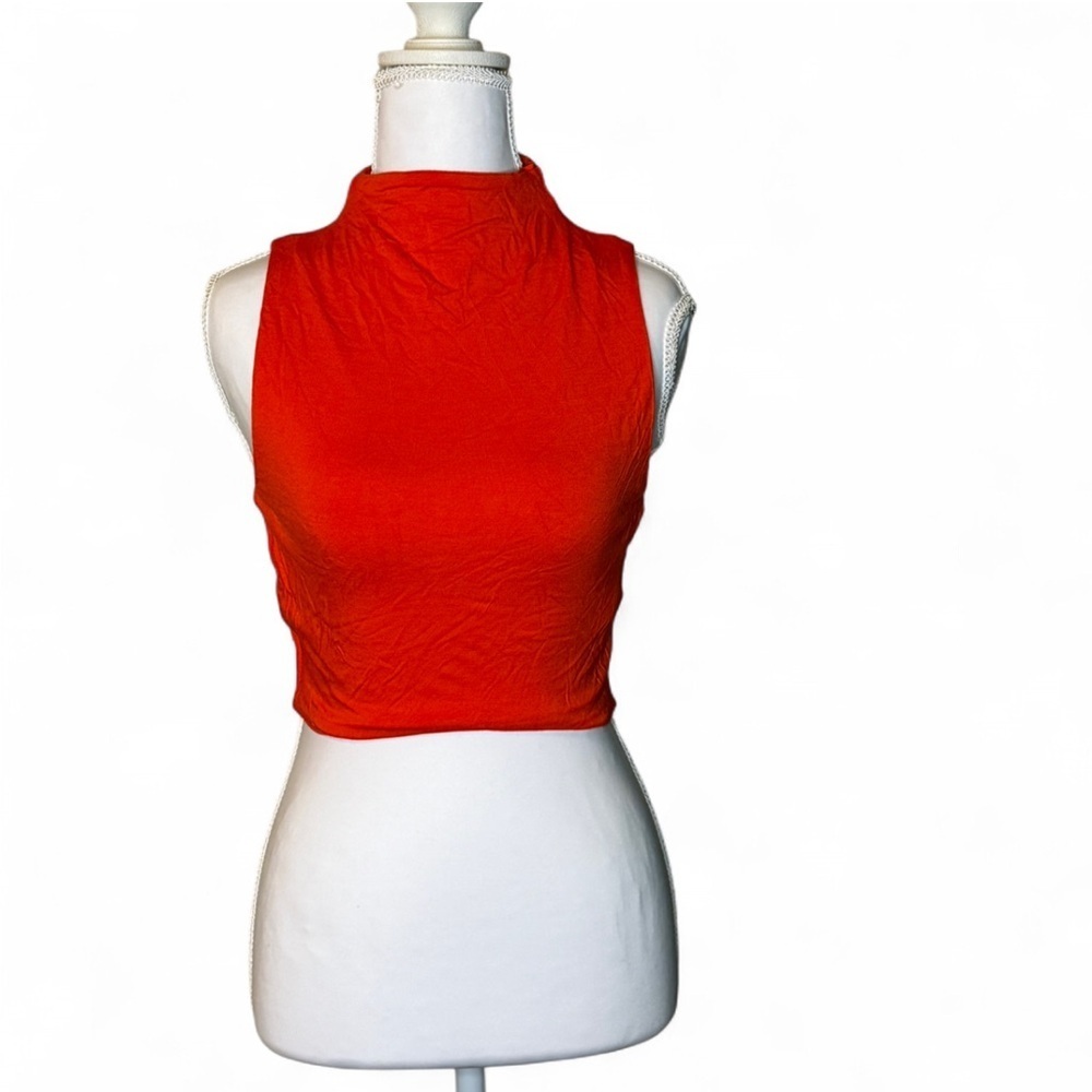 Naked Wardrobe Mock Neck Sleeveless Crop Top – Bright Red Orange – Size M – NWT